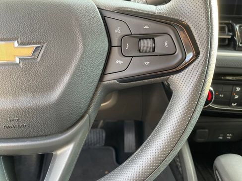 Used 2025 Chevrolet TrailBlazer LT FWD image 14