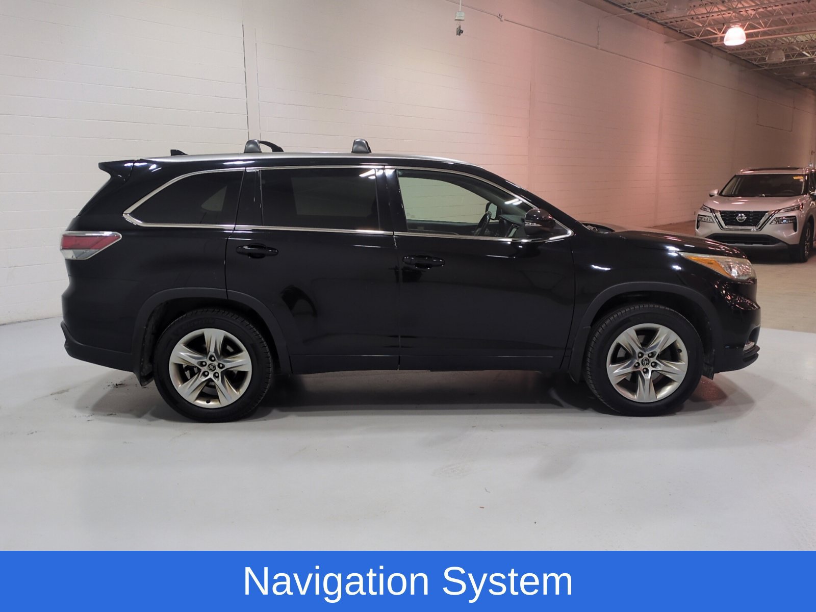 Used 2016 Toyota Highlander Limited AWD/4WD image 2