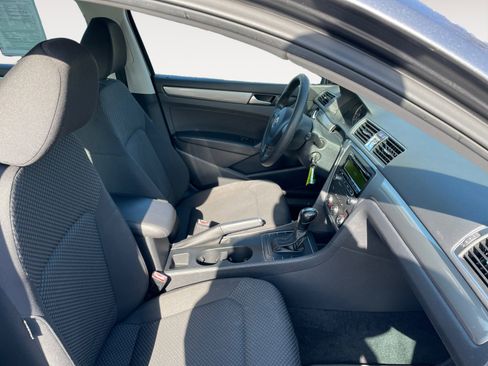 Used 2013 Volkswagen Passat 2.5 S image 16