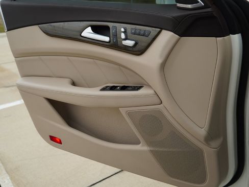 Used 2015 Mercedes-Benz CLS 400 image 21