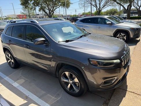 Used 2019 Jeep Cherokee Limited w/ Trailer Tow Group image 2