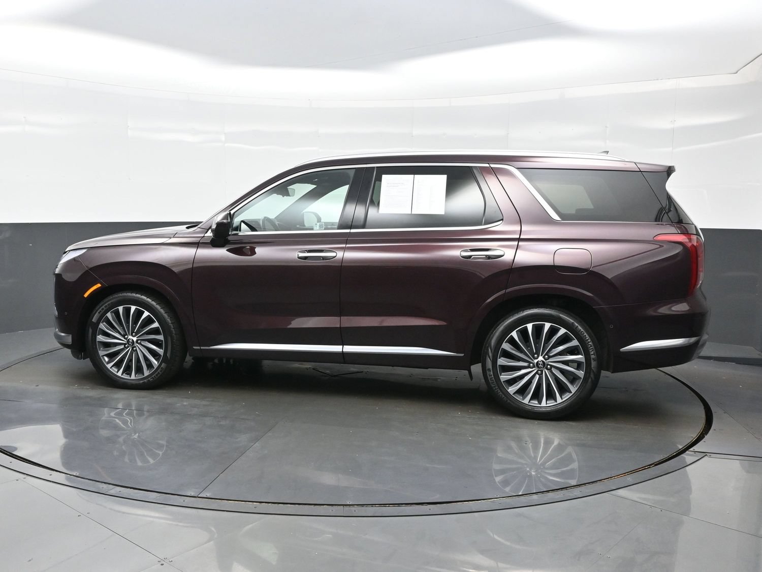 Certified 2024 Hyundai Palisade Calligraphy AWD/4WD image 3