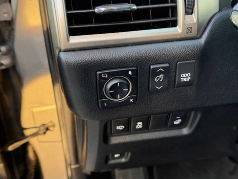 Used 2013 Lexus GX 460 Premium image 9