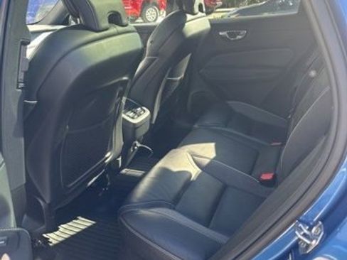 Used 2020 Volvo XC60 T5 R-Design w/ Protection Package Premier image 7