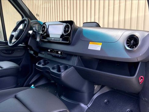 New 2025 Mercedes-Benz Sprinter 2500 image 11