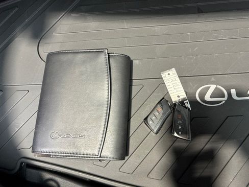 Used 2025 Lexus ES 350 w/ Premium Package FWD image 27