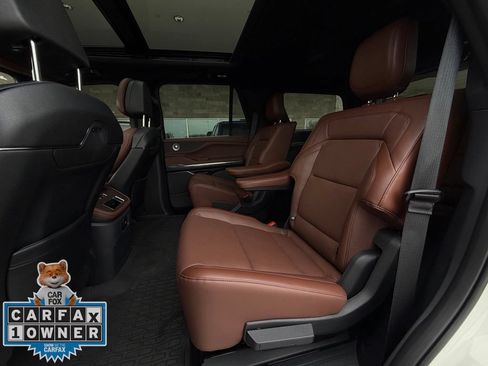 Used 2025 Lincoln Navigator Reserve AWD/4WD image 22