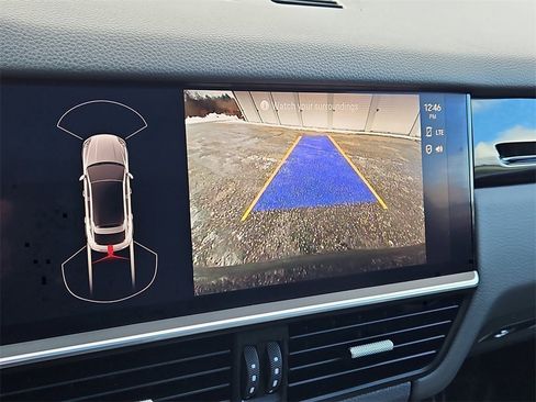 Certified 2022 Porsche Cayenne Coupe image 17