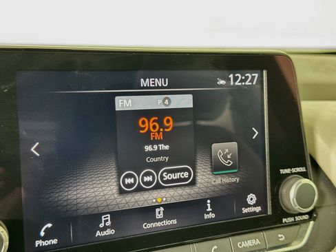 Used 2025 Nissan Rogue SV FWD image 21