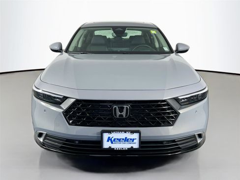 Used 2025 Honda Accord Touring image 9
