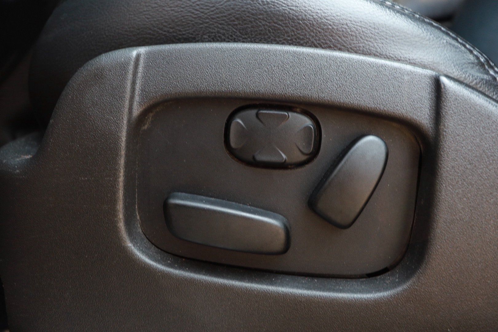 Used 2012 Lincoln MKT FWD image 20