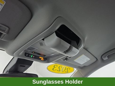 Used 2023 Chevrolet Equinox LT w/ LPO, Floor Liner Package AWD/4WD image 39