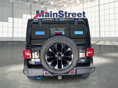 Used 2023 Jeep Wrangler Unlimited Sahara w/ Cold Weather Group AWD/4WD image 4