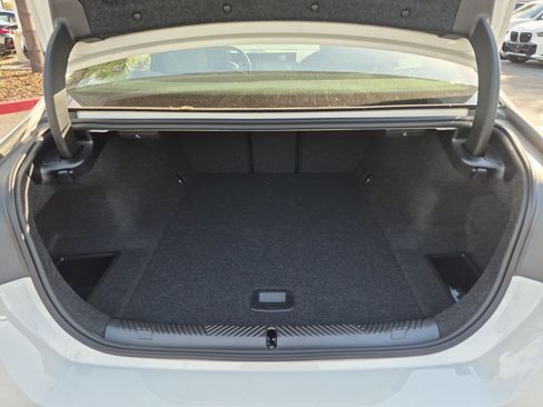 New 2027 BMW i5 eDrive40 w/ M Sport Package RWD image 32