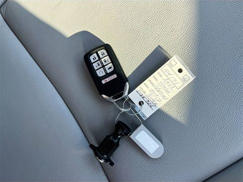 Used 2023 Honda Odyssey Touring image 37