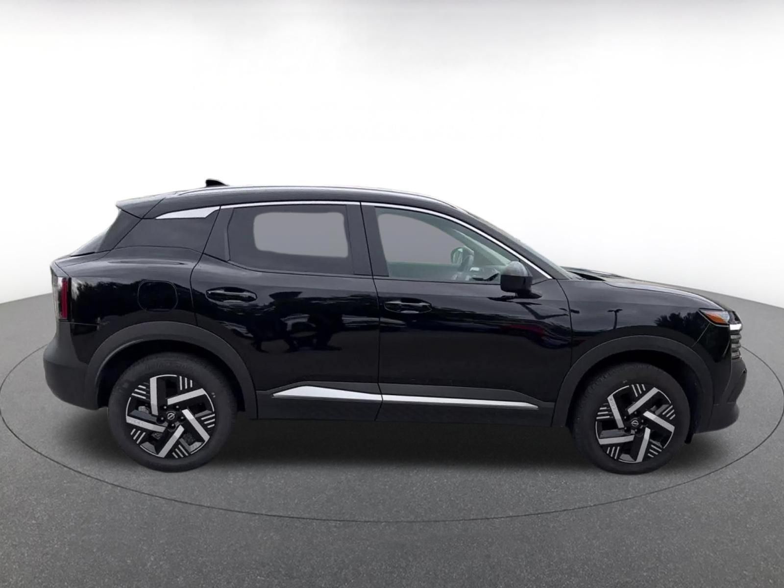 Used 2026 Nissan Kicks SV w/ Cold Weather Package FWD image 15
