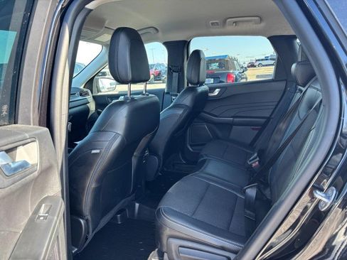 Used 2023 Ford Escape SE image 12