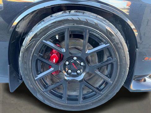 Used 2015 Dodge Challenger R/T Scat Pack w/ Scat Pack Appearance Package image 15