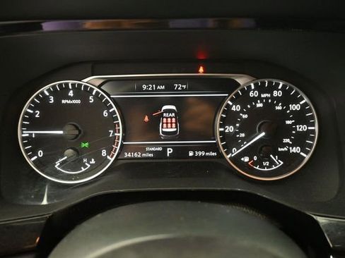 Used 2025 Nissan Pathfinder SV FWD image 34