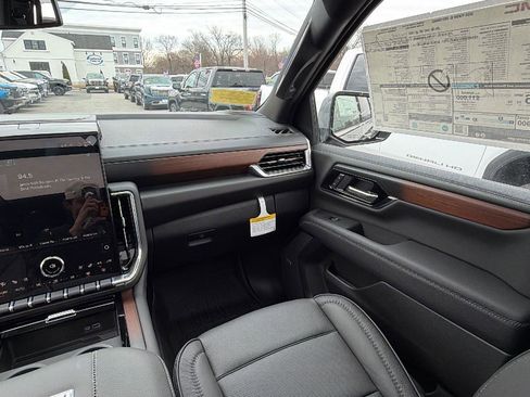 New 2026 GMC Yukon XL Denali image 24
