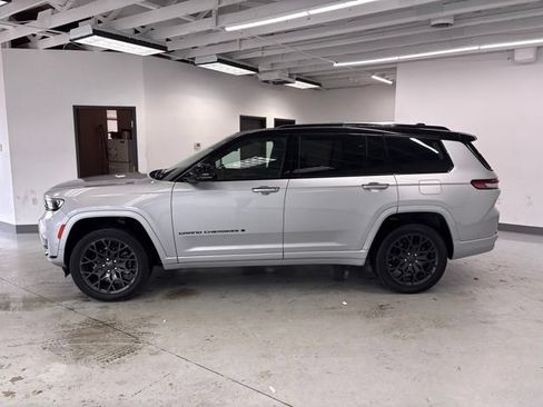 Used 2025 Jeep Grand Cherokee L Summit AWD/4WD image 5