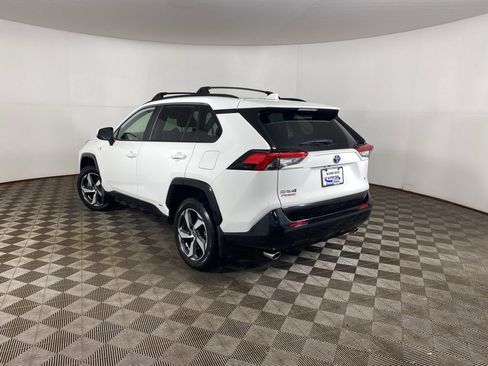 Used 2023 Toyota RAV4 SE image 6