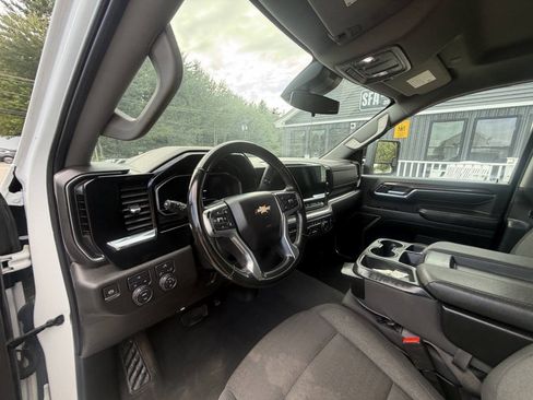 Used 2024 Chevrolet Silverado 2500 LT AWD/4WD image 15