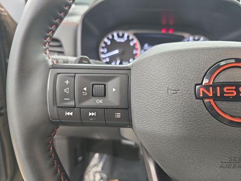 Used 2025 Nissan Rogue SV AWD/4WD image 14