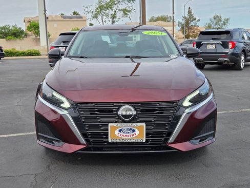 Used 2024 Nissan Altima 2.5 SV FWD image 8