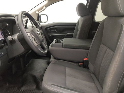 Used 2022 Nissan Titan S image 17