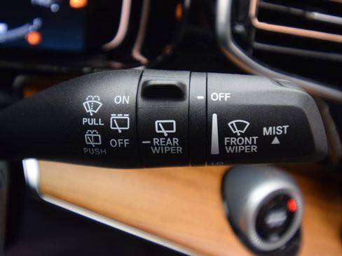 New 2024 Jeep Grand Wagoneer Series III AWD/4WD image 30