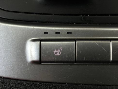 Used 2026 Kia Carnival FWD image 24