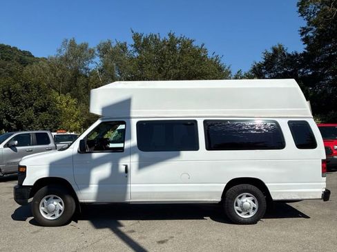 Used 2011 Ford E-350 and Econoline 350 Extended Super Duty w/ PWR Group image 2