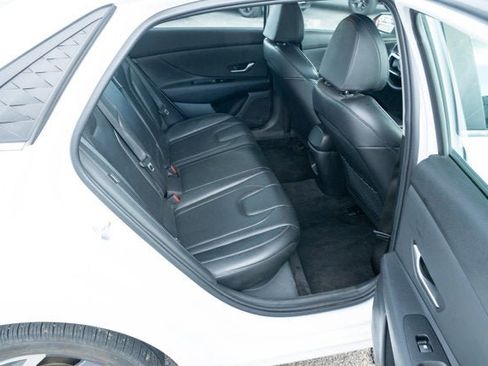 Used 2025 Hyundai Elantra Limited image 35