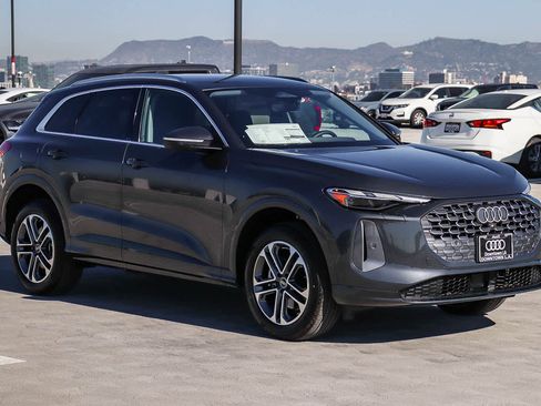 New 2025 Audi Q5 Premium image 3