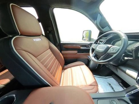 New 2025 GMC Sierra 2500 Denali Ultimate w/ Snow Plow Prep/Camper Package image 16