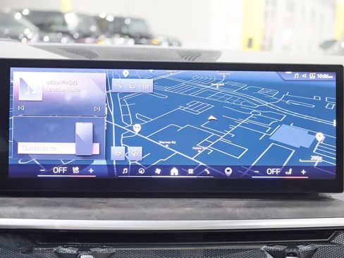 Used 2025 BMW X5 xDrive50e w/ M Sport Package image 17