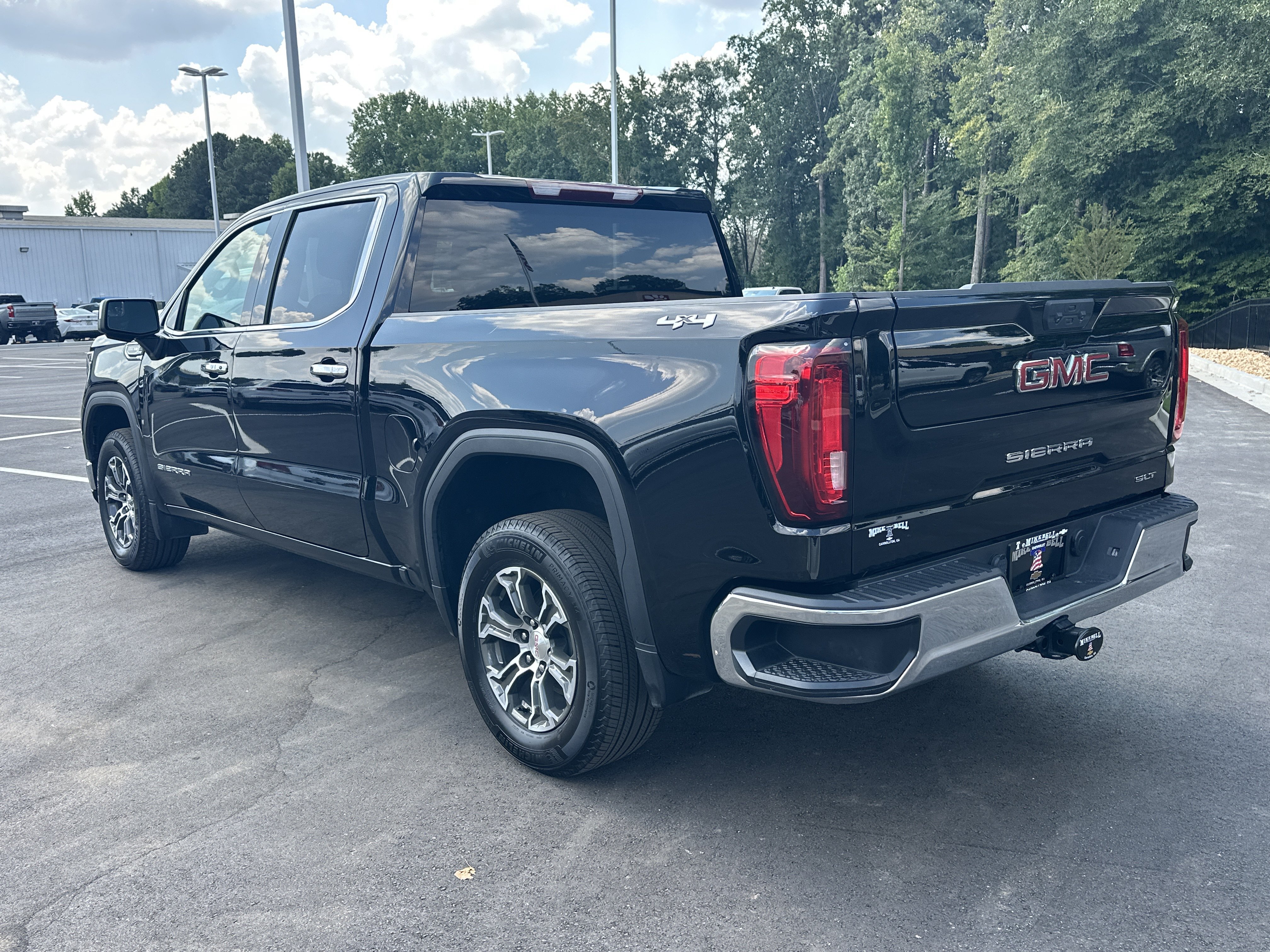 Used 2025 GMC Sierra 1500 SLT AWD/4WD image 6