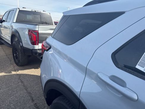 New 2026 Ford Explorer Active w/ Active Comfort Package image 11