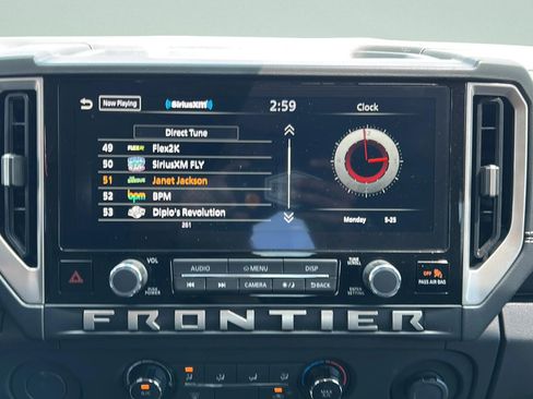 Used 2025 Nissan Frontier SV RWD image 18