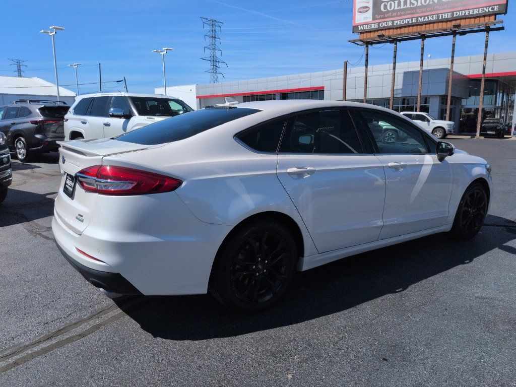 Used 2019 Ford Fusion SE w/ Equipment Group 151A FWD image 5