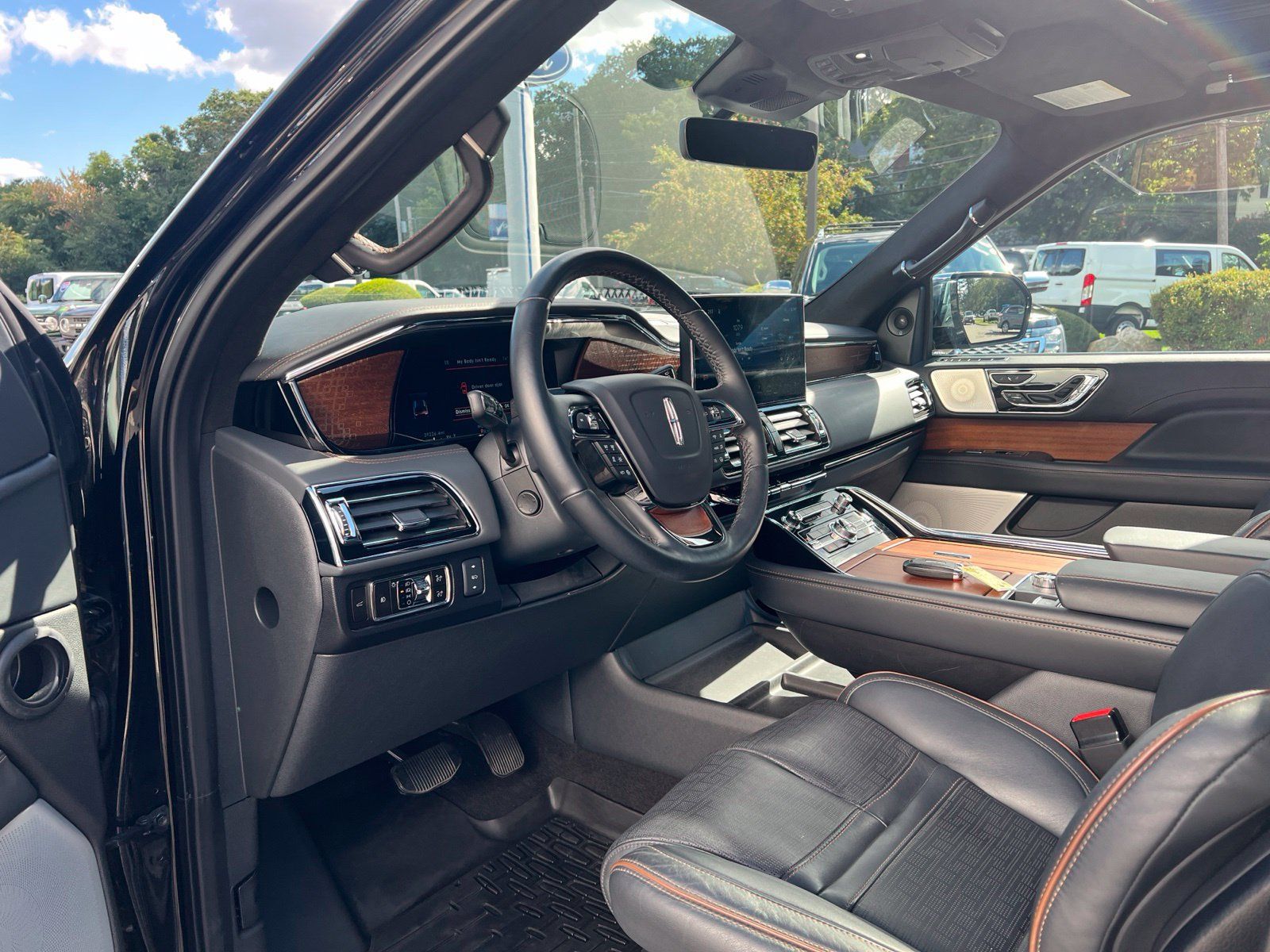 Used 2023 Lincoln Navigator Black Label AWD/4WD image 26