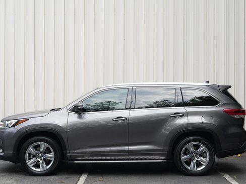 Used 2017 Toyota Highlander Limited FWD image 48