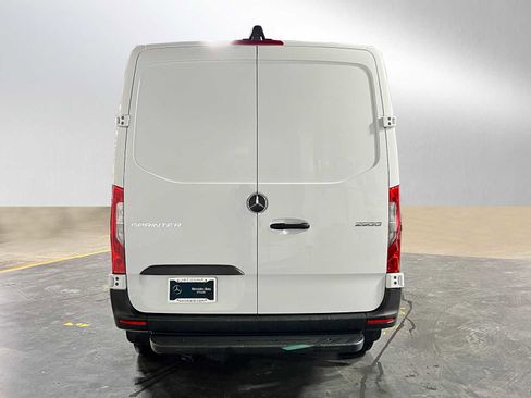 Used 2025 Mercedes-Benz Sprinter 2500 image 4