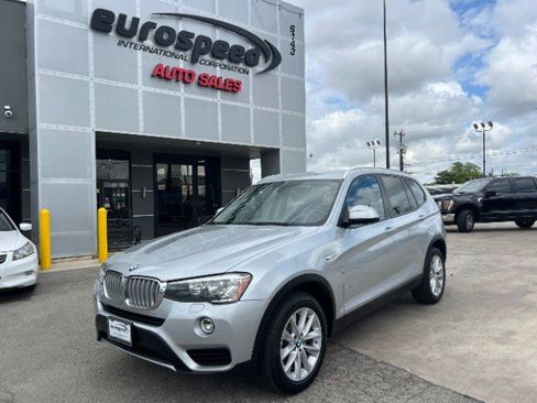 Used 2017 BMW X3 sDrive28i image 2