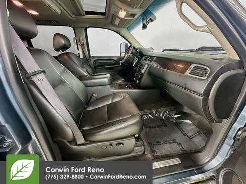 Used 2011 GMC Sierra 2500 Denali w/ Suspension Package, Off-Road AWD/4WD image 31