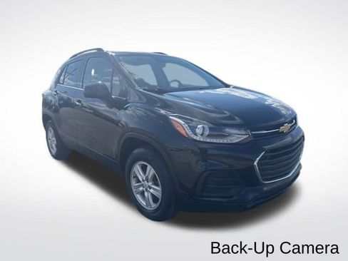 Used 2020 Chevrolet Trax LT w/ LT Convenience Package image 5