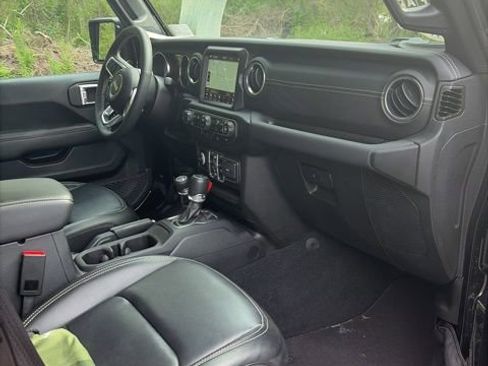 Used 2023 Jeep Wrangler Unlimited Sahara w/ Cold Weather Group image 21