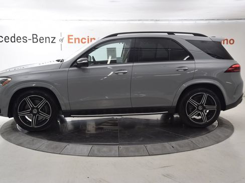 Used 2025 Mercedes-Benz GLE 450 4MATIC w/ AMG Line Exterior image 3