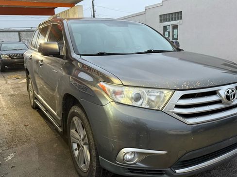 Used 2012 Toyota Highlander Limited image 7